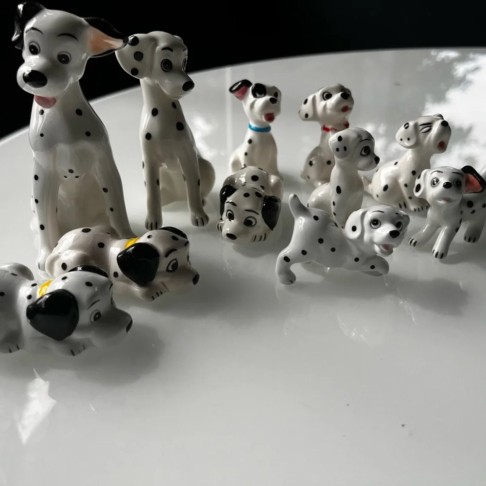 Vintage Disney 101 Dalmatian Figurines - Picture 3 of 7
